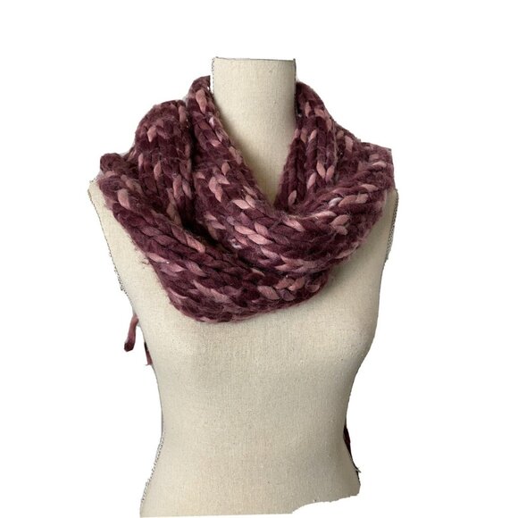 Chunky Knit Infinity Scarf For Women Pink & Purple Soft & Cozy - Picture 2 of 2